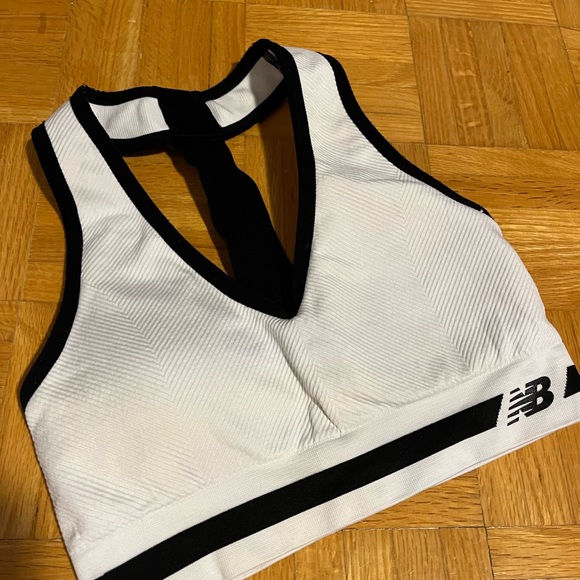 New Balance Sports Bra - Picture 4 of 8